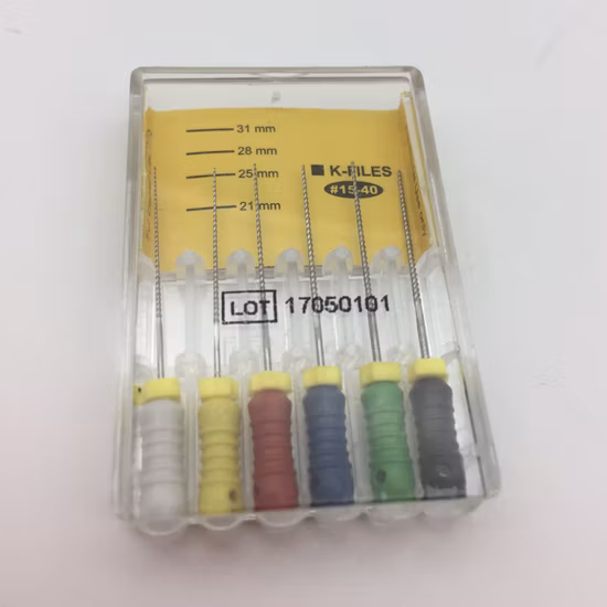 Uso manuale del canale radicolare del materiale ortodontico della lima dentale Niti K